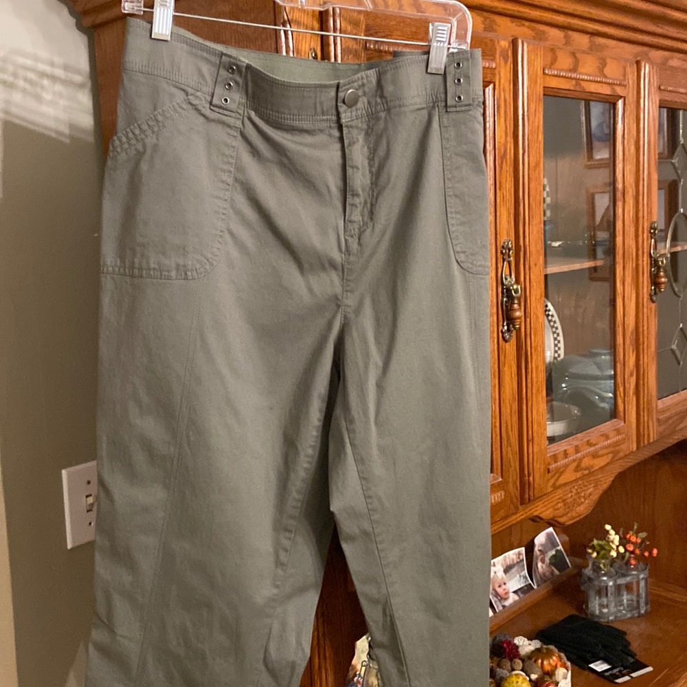 Nwot  womens Avenue cotton pants size 16
